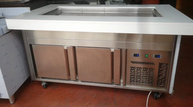 BUFFET DE FRÍO CON MUEBLE SEMINUEVO de segunda mano por 590 € en Madrid