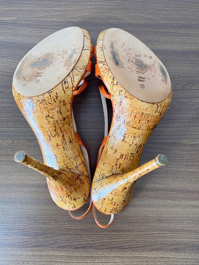 Sandalia de piel naranja de Casadei