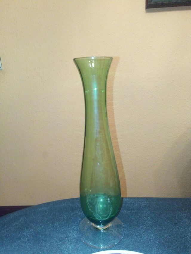 Jarron antiguo de cristal.