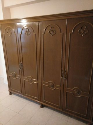 Armario 4 puertas de segunda mano en WALLAPOP