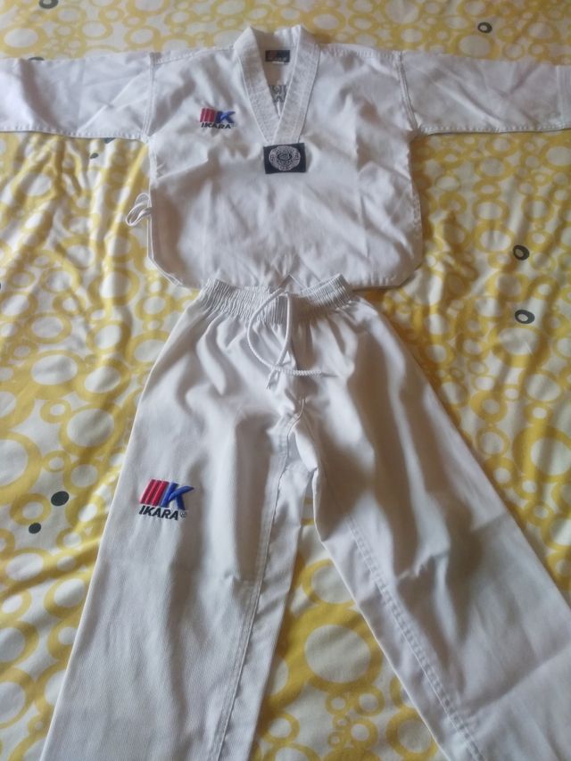 traje de taewkondo