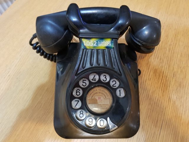 TELÉFONO ANTIGUO