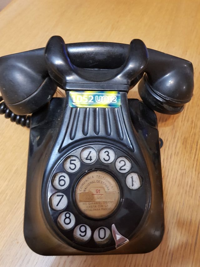 TELÉFONO ANTIGUO