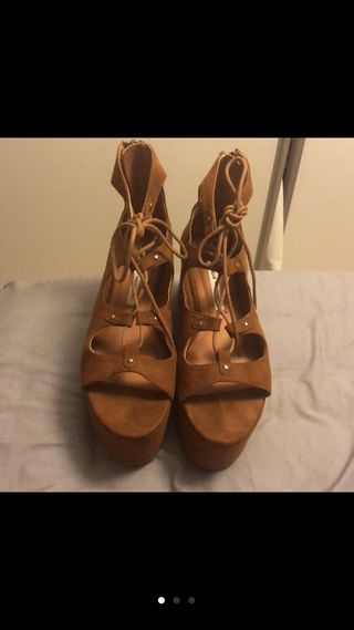 Sandalias Romanas Plataforma 37 de segunda mano por 15 EUR en Barcelona en  WALLAPOP