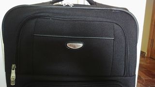 Maleta Dockers de segunda mano por 35 EUR en Navia en WALLAPOP