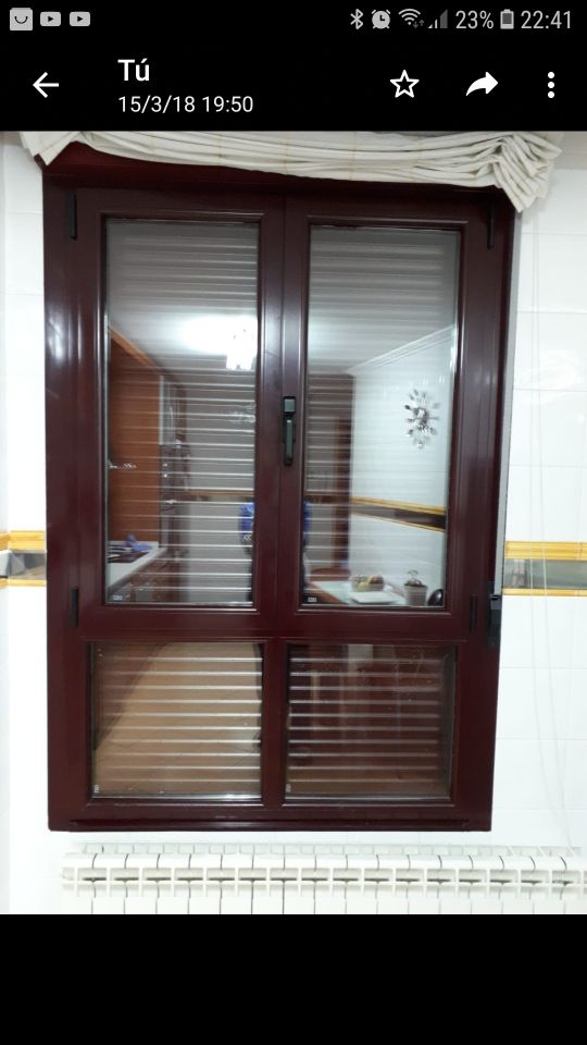 2 ventanas abatibles con persiana
