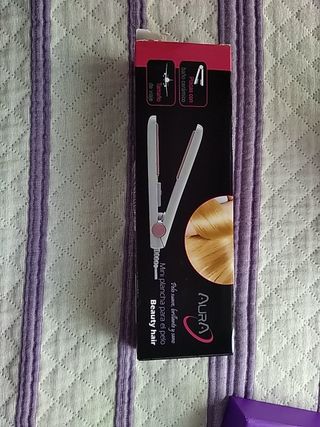 Mini plancha de pelo Aura Beaty Hair PP\\/1P de segunda mano por 10 EUR en  Málaga en WALLAPOP