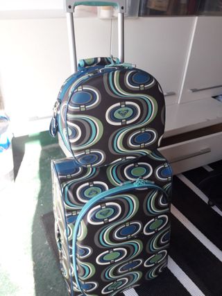 Maleta de viaje Roxy con neceser de segunda mano por 85 EUR en Polanco en  WALLAPOP