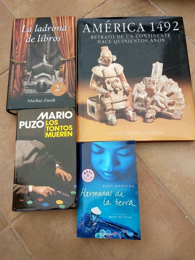 Colección de libros variados