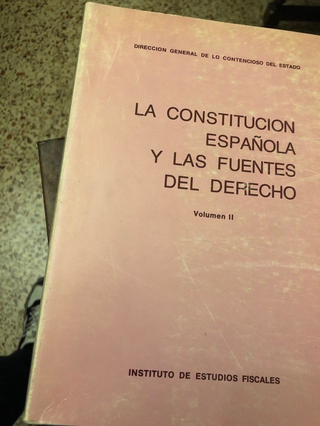 La constitución española y las fuentes del derecho