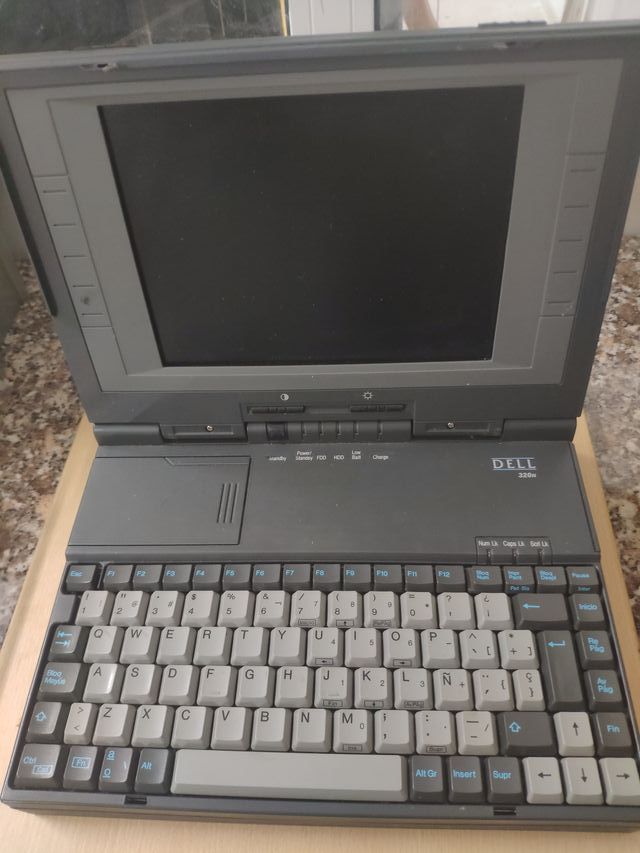 Portátil antiguo Dell 320N 386sx