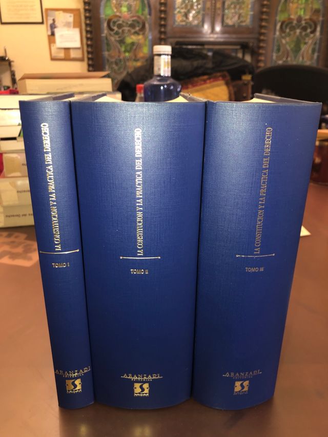 La constitución y la práctica del derecho
