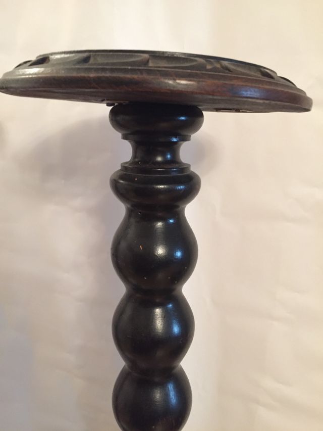 2 pedestales antiguos de madera maciza