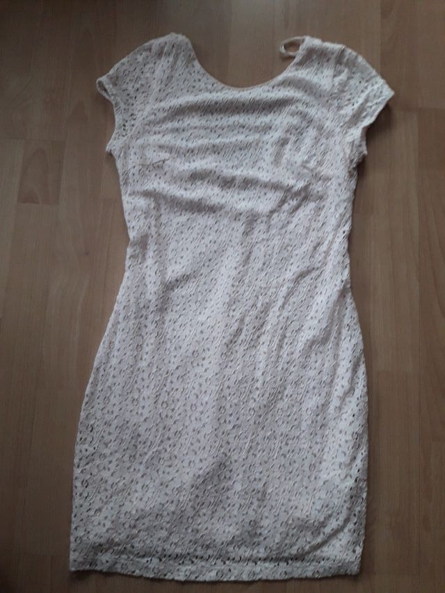 Vestido de encaje rosa