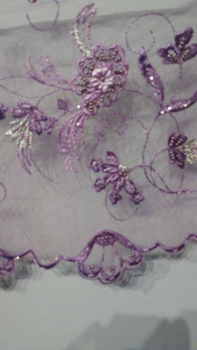 Vestido fiesta color malva.