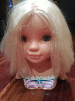 cabeza de nancy para peinar