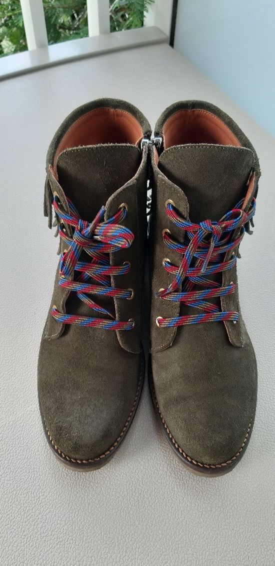 Stivali bassi in pelle verde. Marca: Dansi