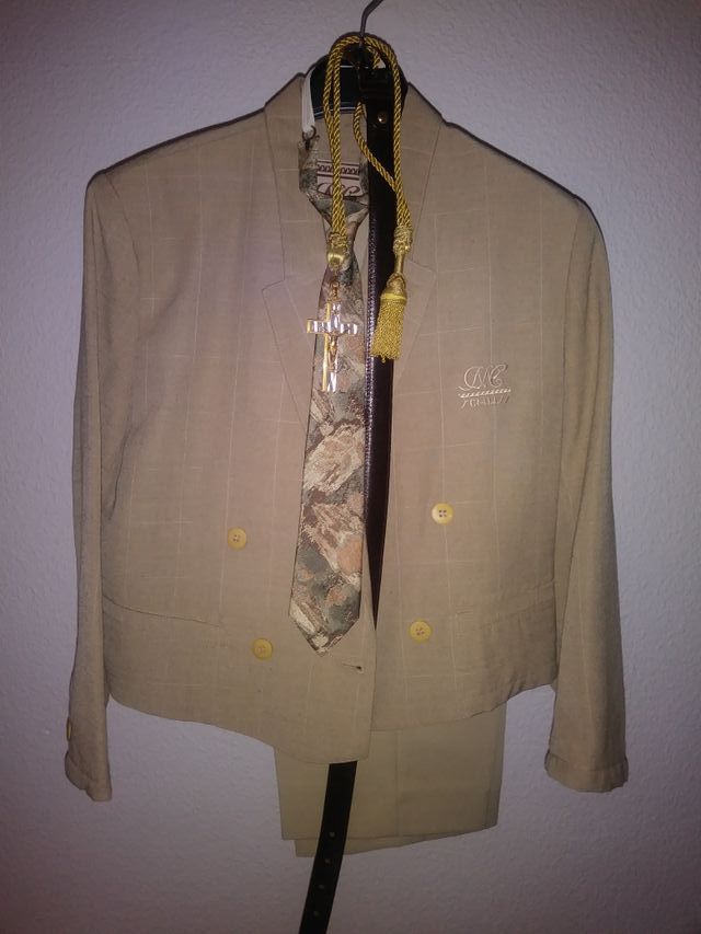 Traje de Comunión niño laico.