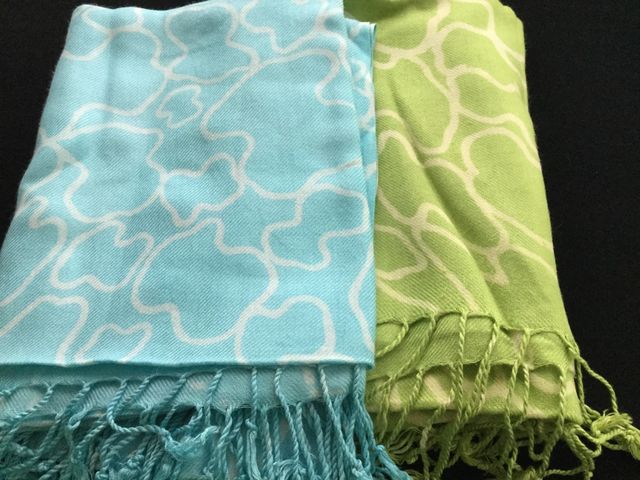 REBAJAS: DOS FULARES OSITO NUEVOS