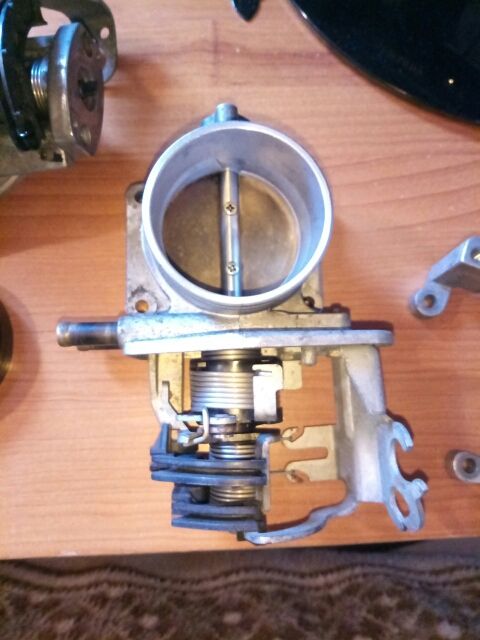 Cuerpo mariposa BMW 286S1