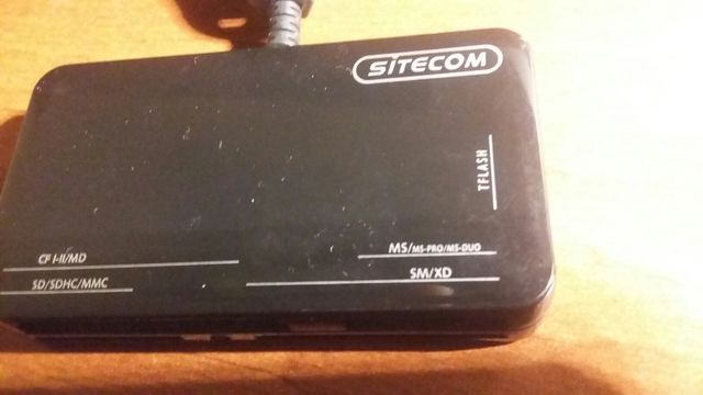 Lector multitarjetas externo