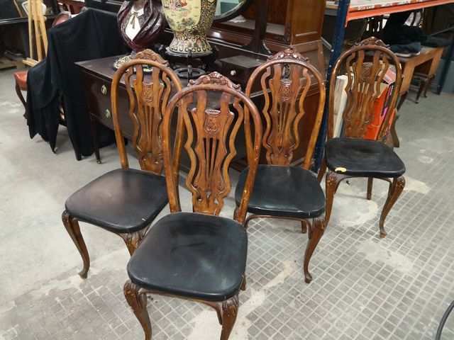 Sillas a juego de segunda mano por 50 € en Terrassa en WALLAPOP