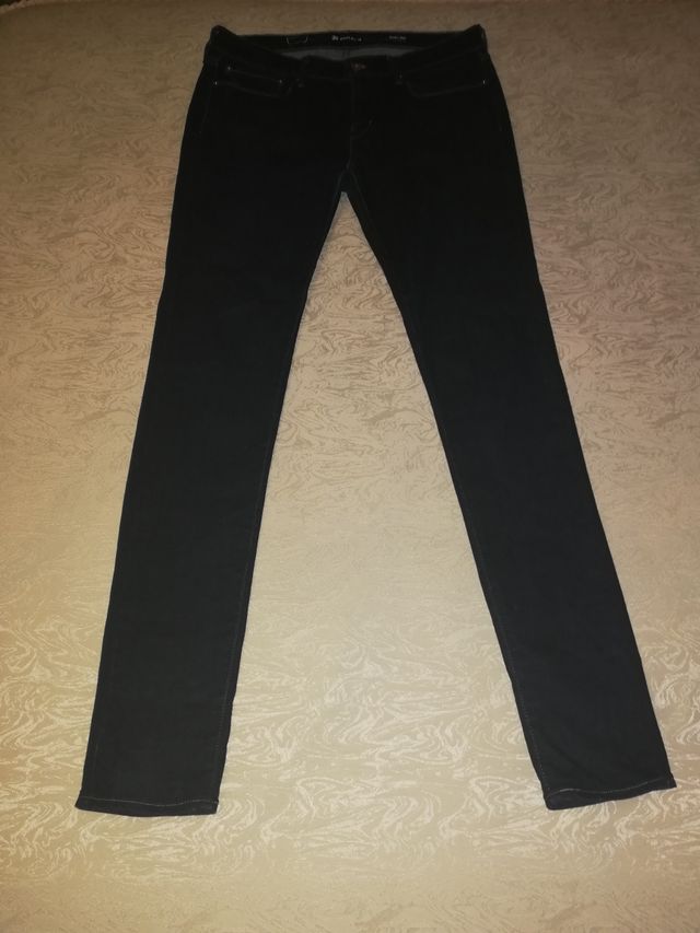 Pantalón Levi's. Talla 30 . Slight Curve.