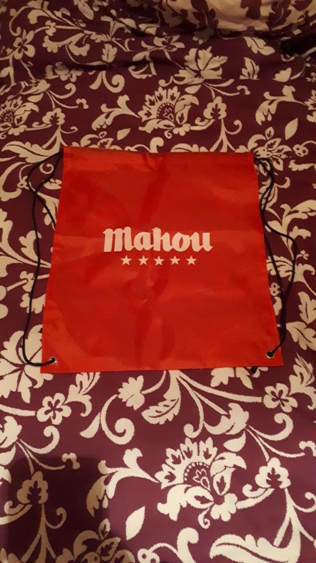 mochila + llavero Mahou
