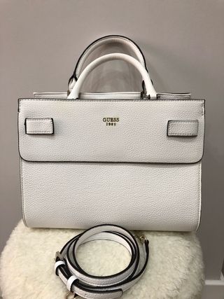 Wallapop La De En Provincia Mano Bandolera Guess Segunda Zaragoza eEHIYD2W9b