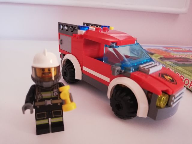 LEGO CITY CONSTRUYE TU PROPIA AVENTURA