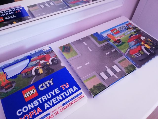 LEGO CITY CONSTRUYE TU PROPIA AVENTURA