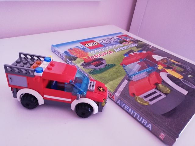 LEGO CITY CONSTRUYE TU PROPIA AVENTURA