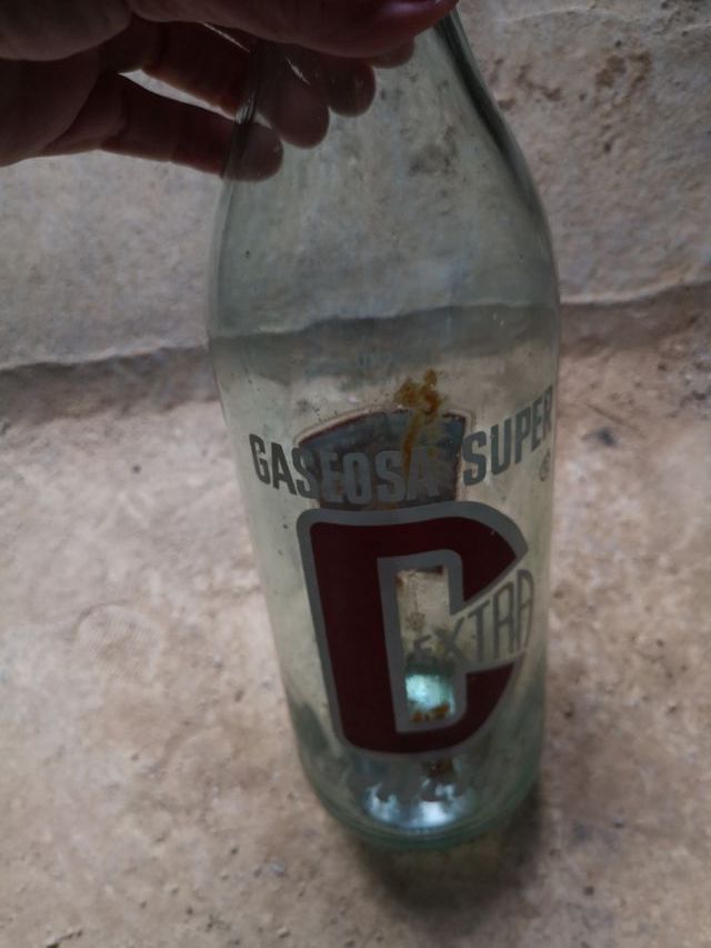 Antigua botella gaseosa Super D