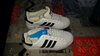 Adidas Superstar blancas y negras talla 38 de segunda mano ... Adidas Superstar blancas y negras talla 38 de segunda mano ...