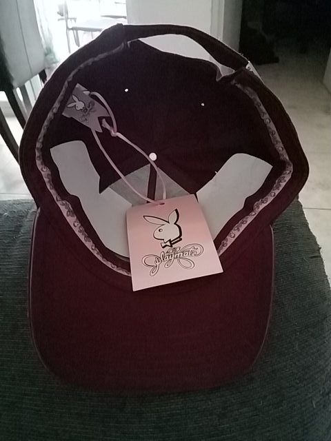 gorras playboy