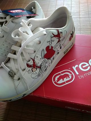 Zapatillas Ecko mujer de segunda mano por 25 EUR en Reco de Salou en  WALLAPOP