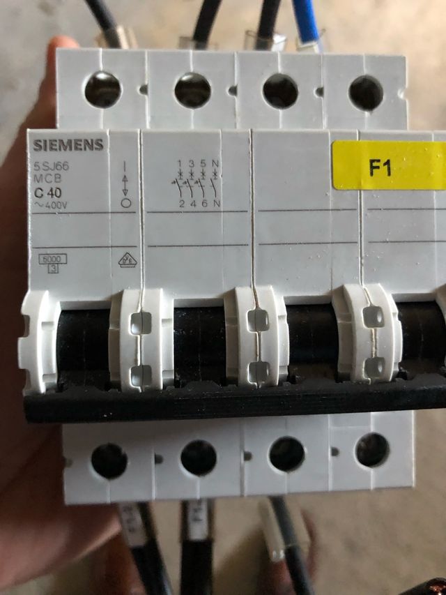 Siemens DISYUNTOR 5SJ66 4P 40A