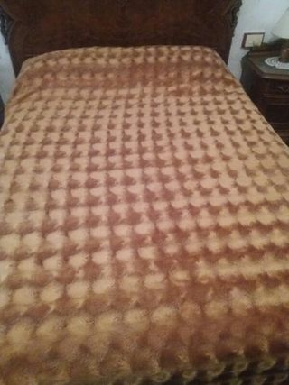 Colcha cama de segunda mano en Playa de Gandia en WALLAPOP Colcha cama matrimonio de segunda mano por 15 € en Gandía en