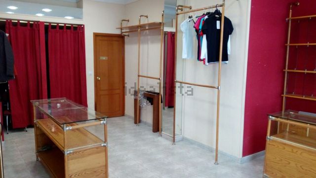 MOBILIARIO-MUEBLES DE DISEÑO PARA TIENDA. 499  €