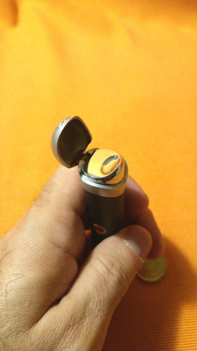 Mechero LUCKY STRIKE de la década de 1980