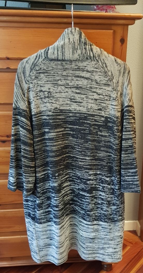 MAS!! REBAJAS!! Abrigo HOSS EN PERFECTO ESTADO