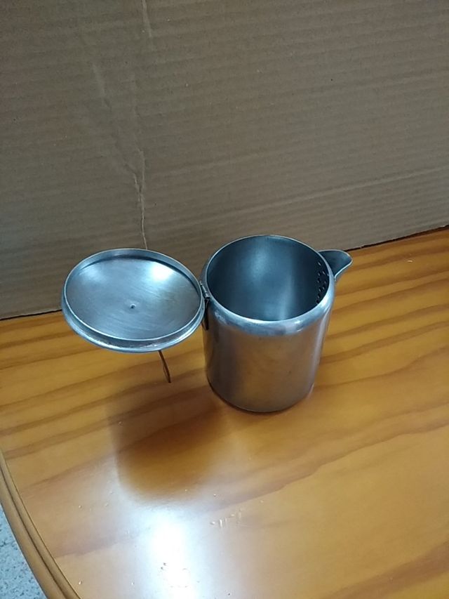 cacharros vintage de acero inoxidable