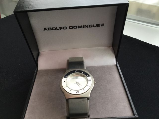 RELOJ ADOLFO DOMÍNGUEZ