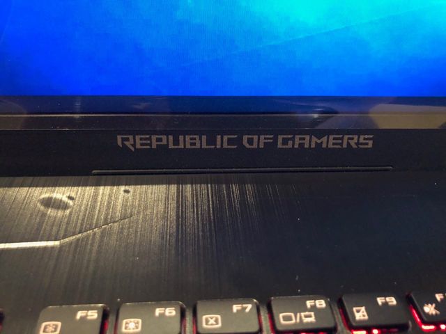 Portátil Asus Rog "REPUBLIC OF GAMERS"