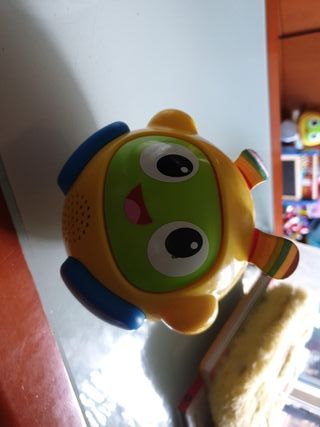 robi pelota fisher price