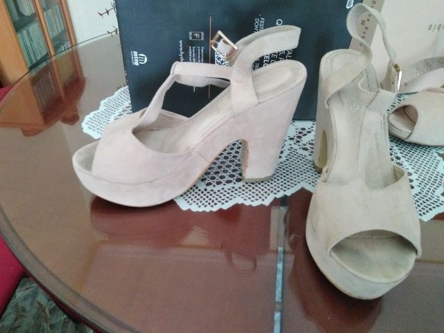 sandalias beige