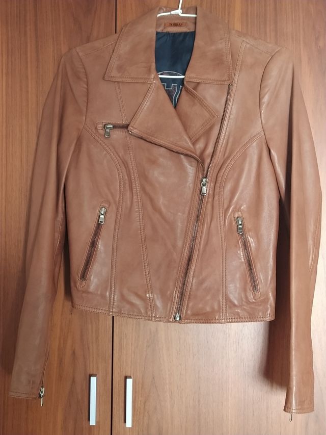 Cazadora piel TORRAS, nueva, talla 36.
