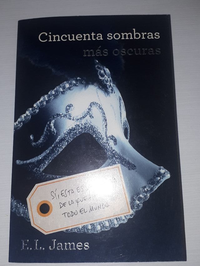Libro cincuenta sombras más oscuras