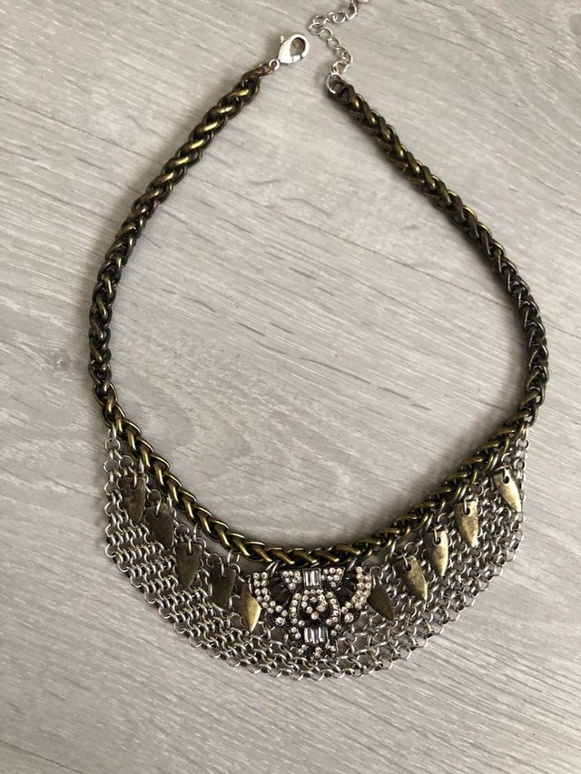Collar de pull&bear 