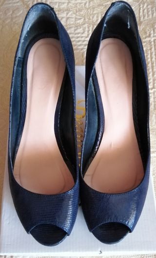 Zapatos azul marino plataforma de segunda mano por 20 EUR en Fuente  Vaqueros en WALLAPOP